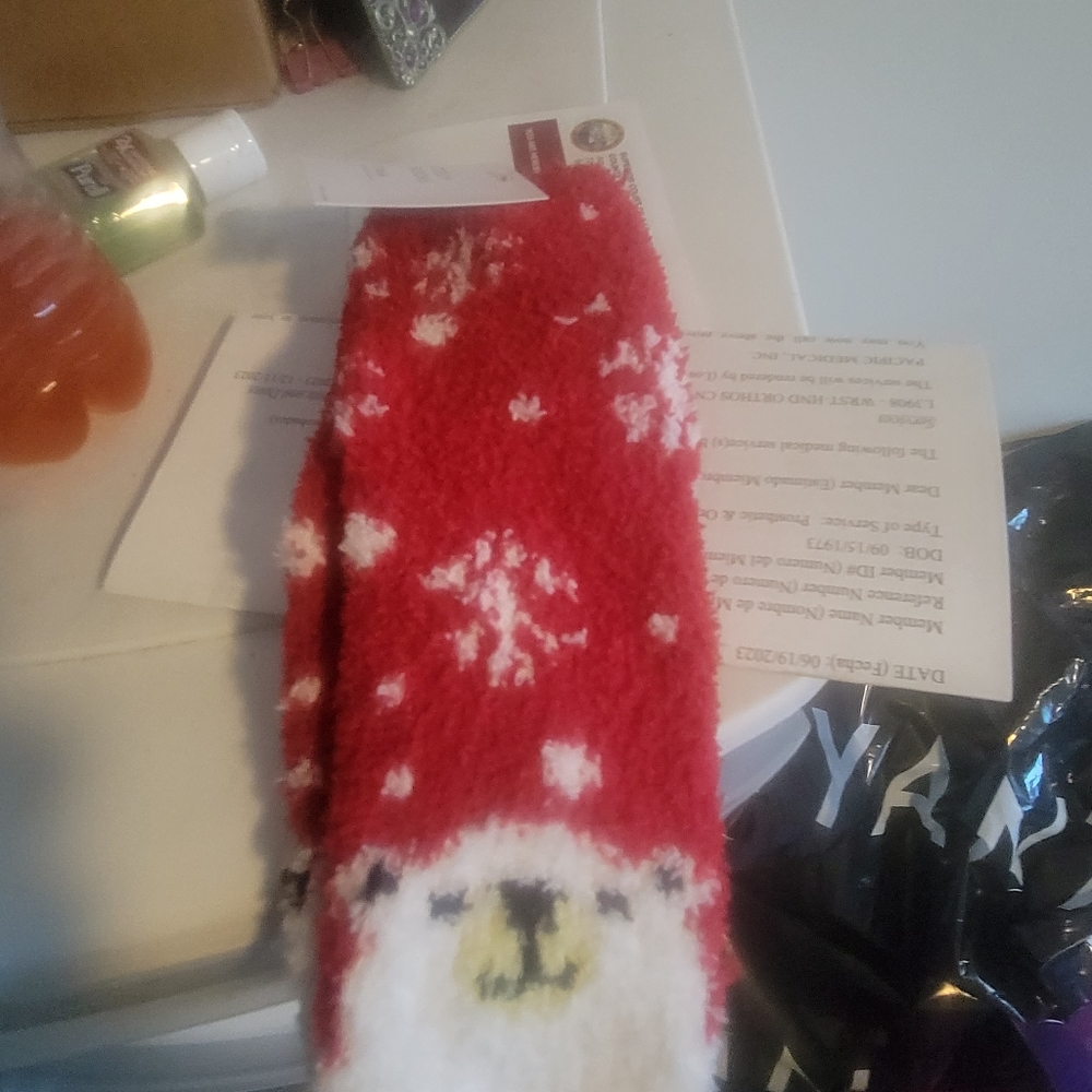 1 pair of cozy socks